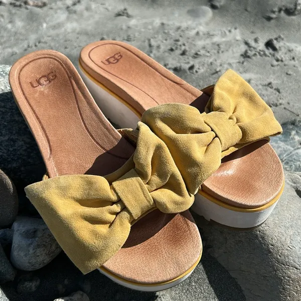 UGG Yellow Bow Platform Sandals Size 6.5 - Image 8