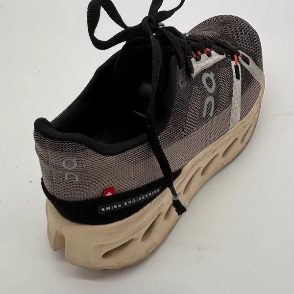 On Cloudsurfer Grey Black Running Shoe Right Shoe Only Womens 6 - Image 9