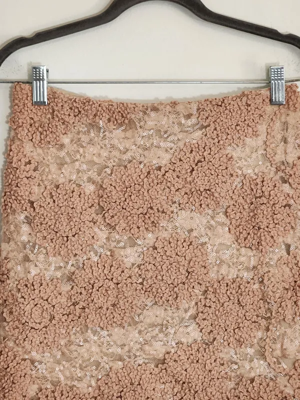 Francesca's Blush Pink Sequin Textured Mini Skirt Size Medium - Image 2