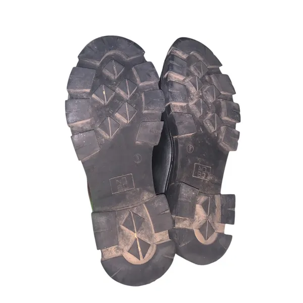 No Boundaries Black Chunky Chain Platform Lug Loafers - Image 6