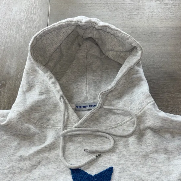 Aelfric Eden Cream Hoodie with Blue Appliqué - Image 4