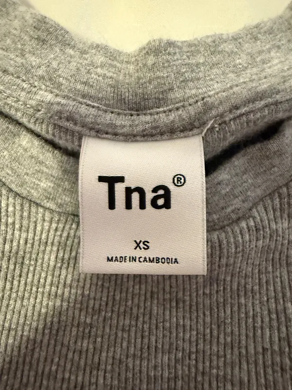 Aritzia Cropped Tee TNA - Image 3