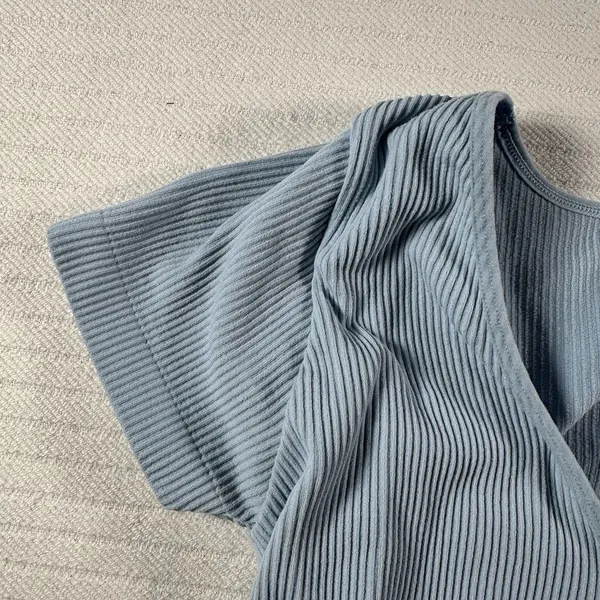 Garage Juniors Medium Blue Ribbed Crop Top V Neck Short Sleeve Stretch - Image 2