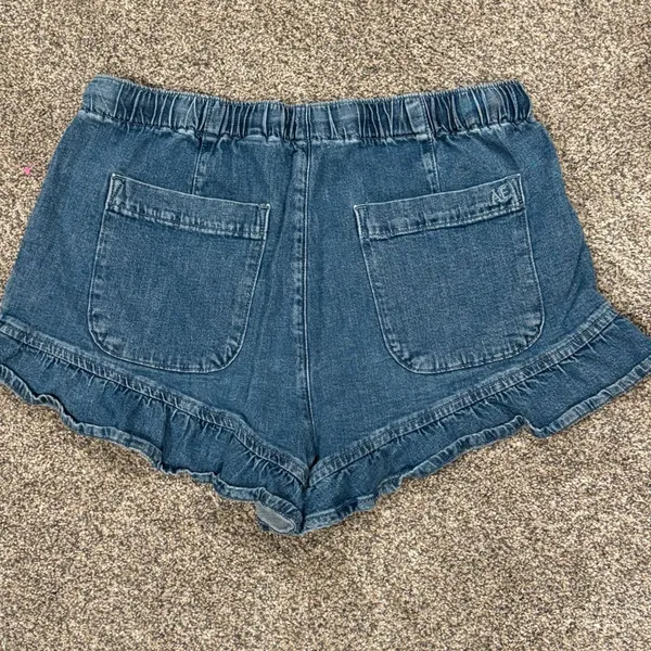 American Eagle Outfitters Women's Ruffle Denim Shorts - Image 4