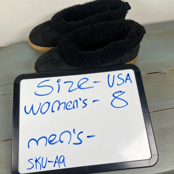UGG Australia 1871 Black Suede Shearling Lined Slippers Womens 8 Gum Sole Shoes - Image 6