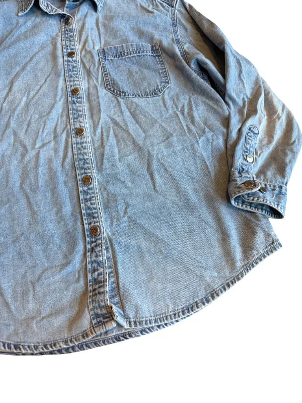 Eddie Bauer Light Wash Blue Chambray Button Down Shirt Overshirt Large Women's - Image 4