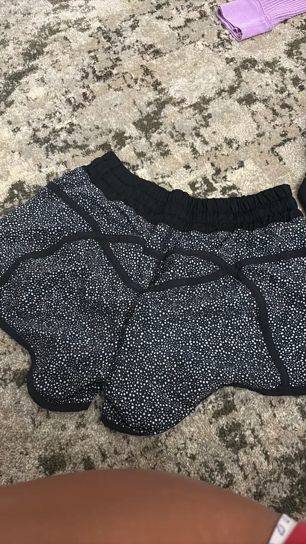 Vintage Lululemon Hotty Hot Shorts - Image 4