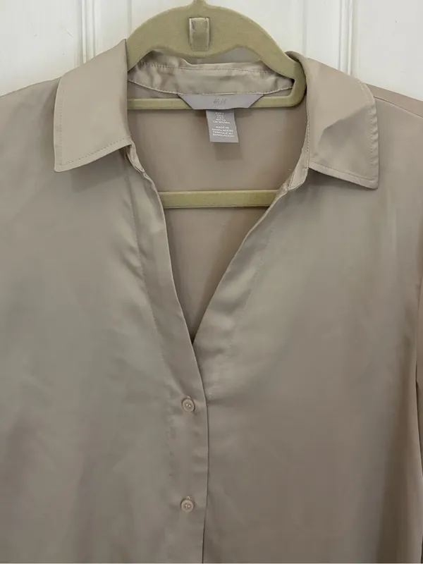 H&M Silky V-Neck Button Down Blouse in Light Taupe - Image 3