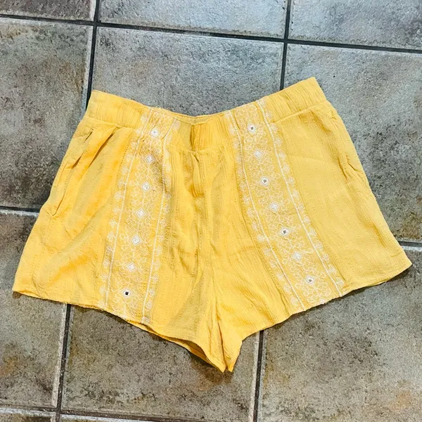 American Eagle Yellow Embroidered Boho Shorts Sz S/P/CH - Image 2