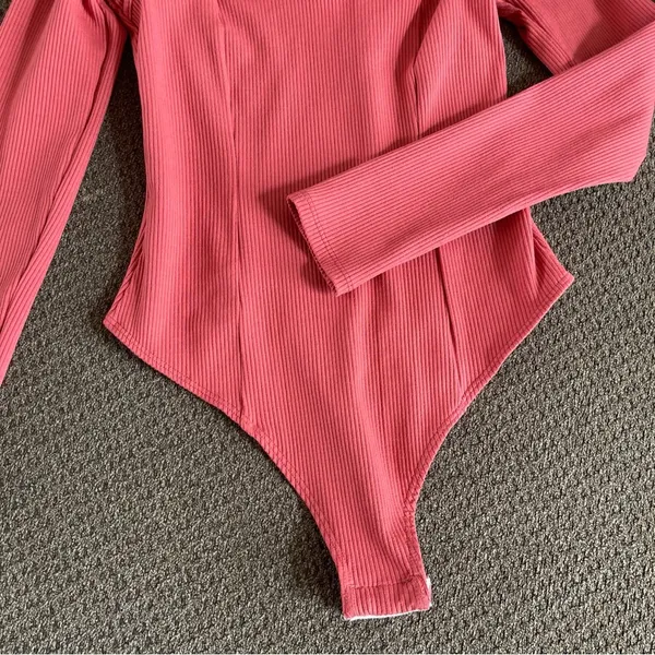 Lulu's Salmon colored rubbed bodysuit size M - Image 3