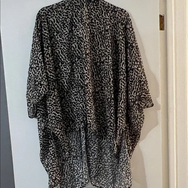 Hayden Leopard Print Cardigan in Black and Cream - Image 5
