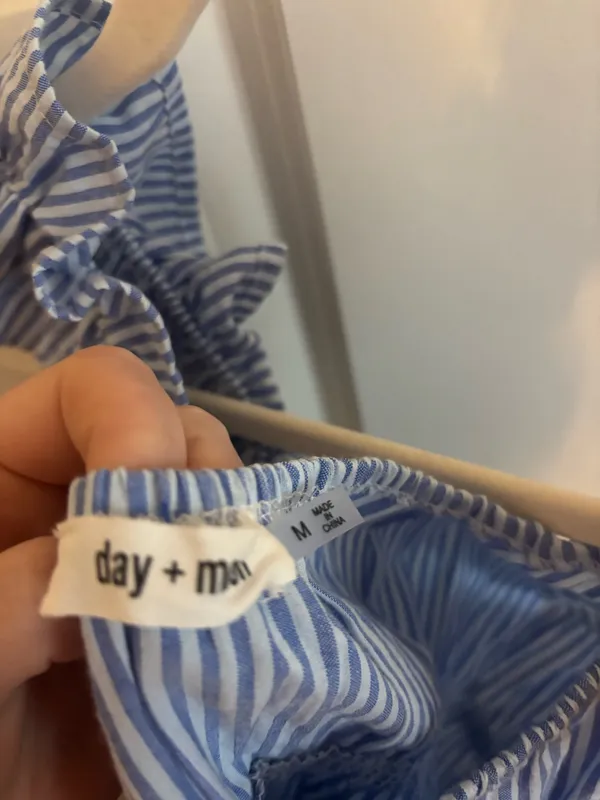 Cute blue top Size M - Image 3