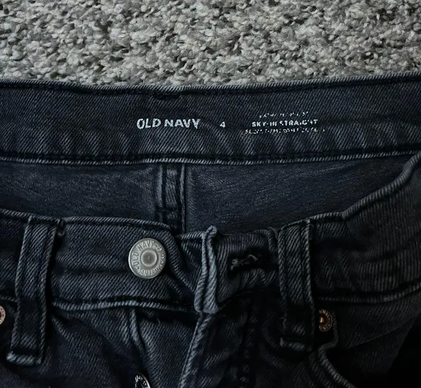 Old Navy Straight Jeans - Image 3