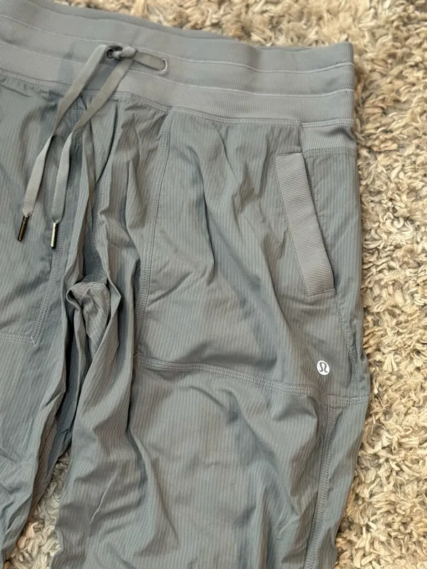 Lululemon Dance Studio Mid-Rise Pants Short - Image 2