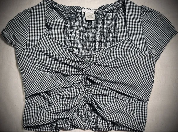 URBAN ROMANTICS by URBAN OUTFITTERS Size Medium gently used crop top - Image 2