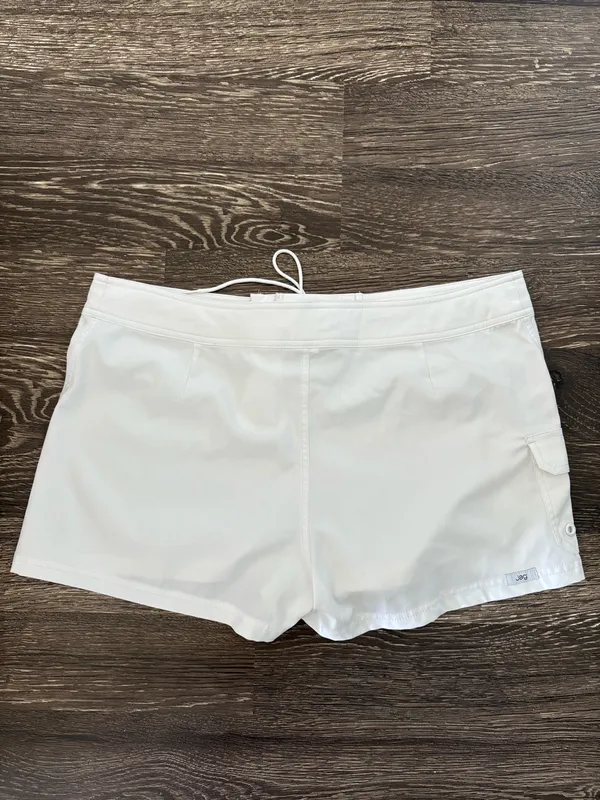 White swim shorts Size XL - Image 2