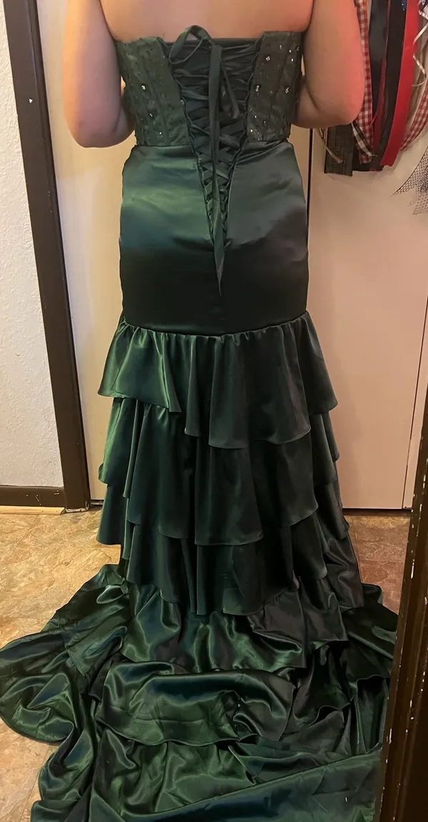 Emerald Green Prom dress Size L - Image 2
