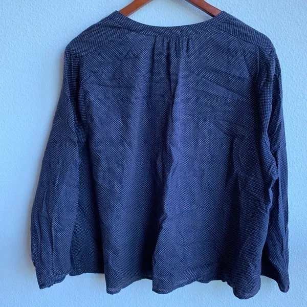 Old Navy Lightweight Dotted V Neck Blouse Top Shirt Work Casual Large - Image 3