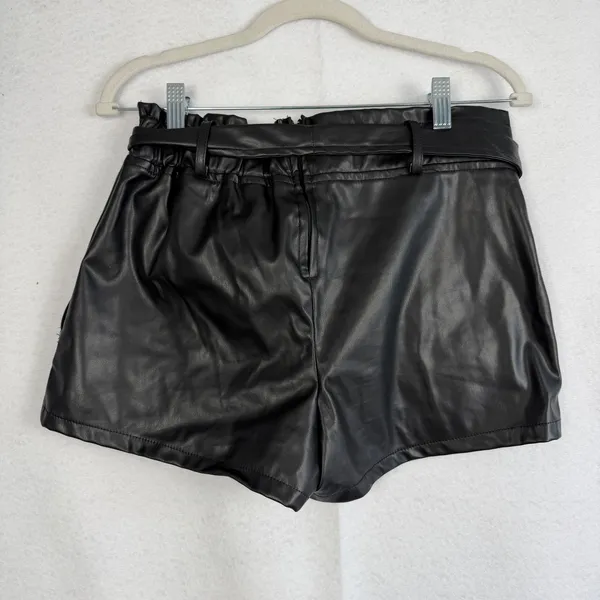 New Windsor Black Faux Leather Paperbag‎ Waist Shorts with Belt Womens XS - Image 4