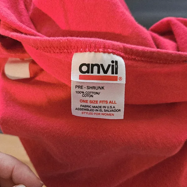 Anvil ‘Remove Before Flight’ One Size Red Short Sleeve Unisex Shirt - Image 3