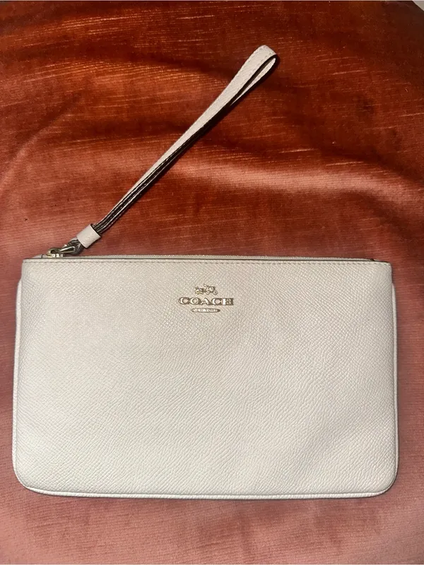 Coach Crossgrain Leather Wristlet- Chalk - Image 2