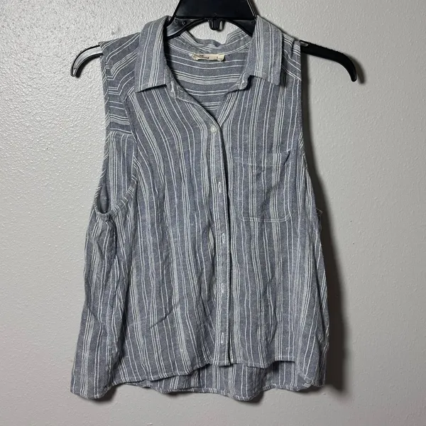 Hollister Women Gray Stripes Sleeveless‎ Button Down Shirt size L. - Image 2