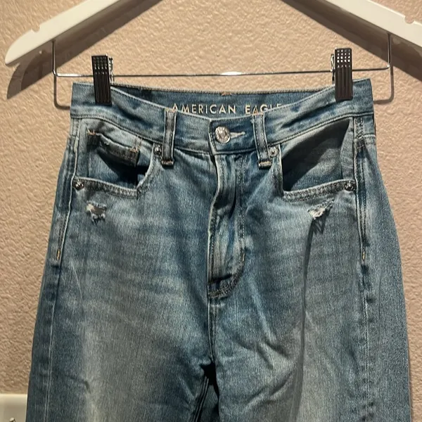 American Eagle Woman’s Mom Jeans Size 00 Short Distressed - Image 3