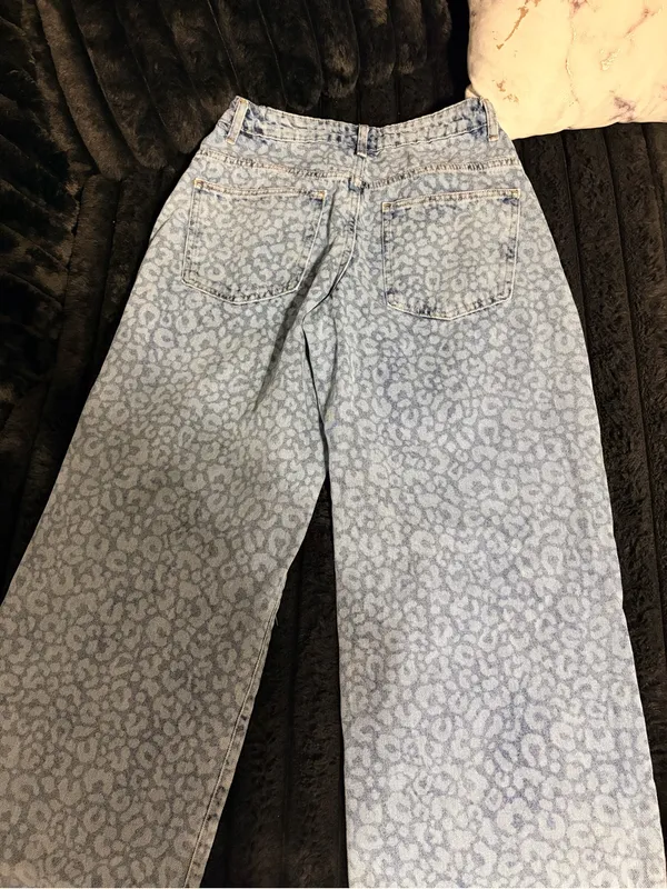 Nasty Gal Light Blue Leopard Wide-Leg Jeans - Image 9