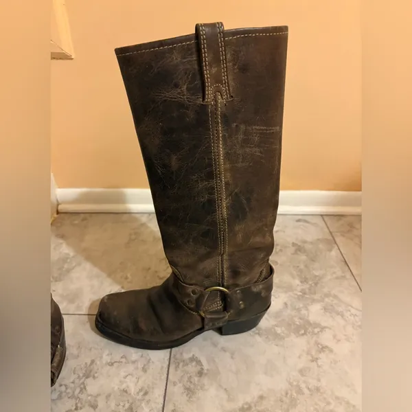 Frye Harness 15R Leather Boots in Chocolate - Image 9
