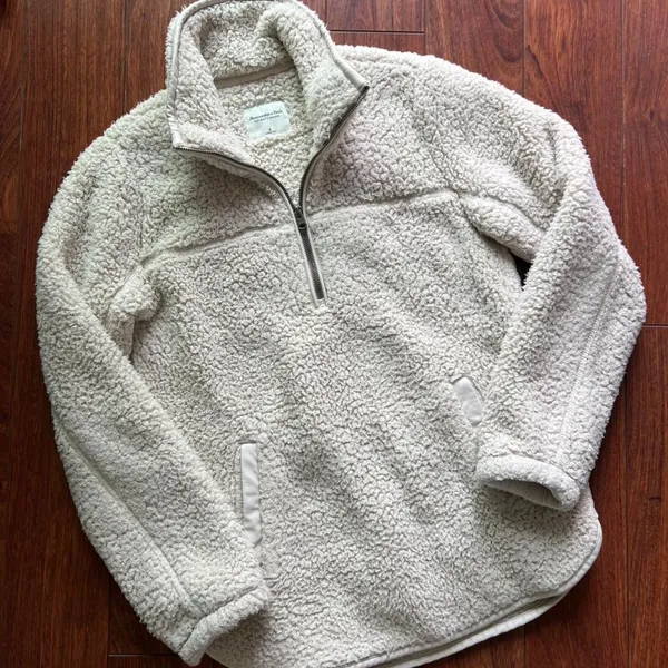 Abercrombie & Fitch Women's Cream and White Sweatshirt - Image 2