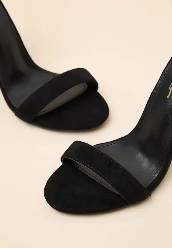 Size 9 Black Heels  - Image 5