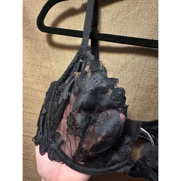 Victoria's Secret Lace Unlined Plunge Bra Black Size 34D - Image 2