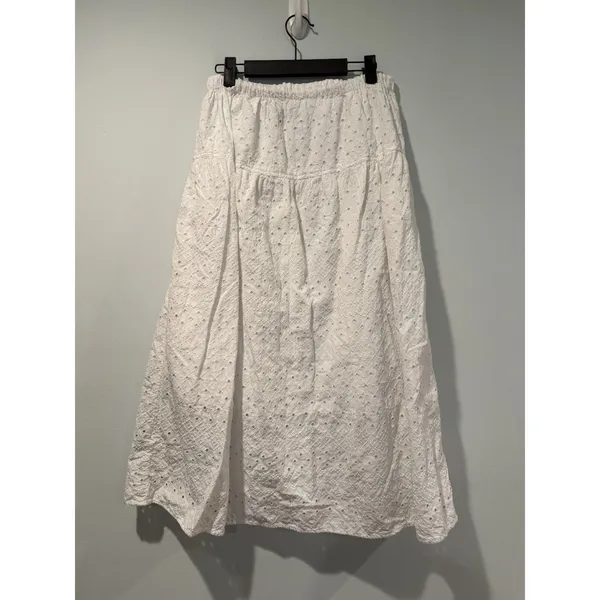 Old Navy Midi/Maxi Skirt Small 100% Cotton Eyelet Elastic Waist Travel Cottage - Image 2