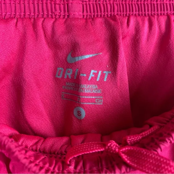 Nike Women's‎ Pink and Purple Shorts - Image 7