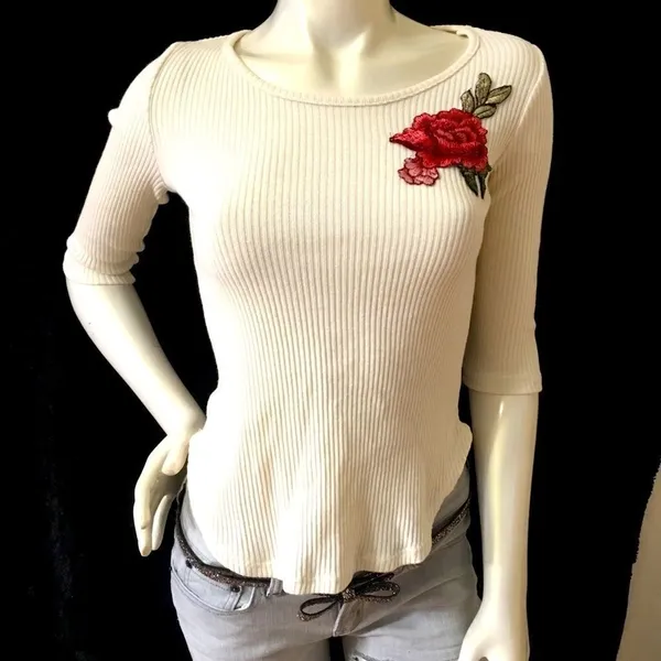 La Gypsy Thick Ribbed embroidered Rose sweater‎ - Image 3