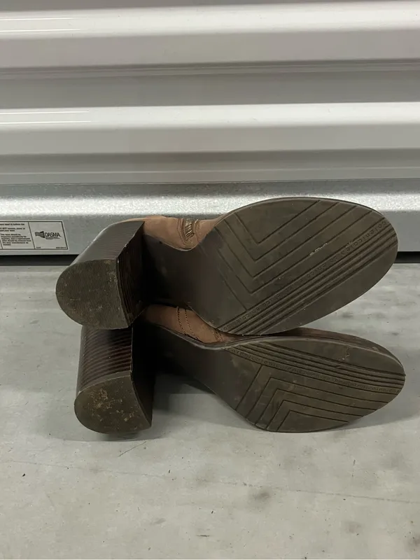 Nicole booties size 9 Brown - Image 7
