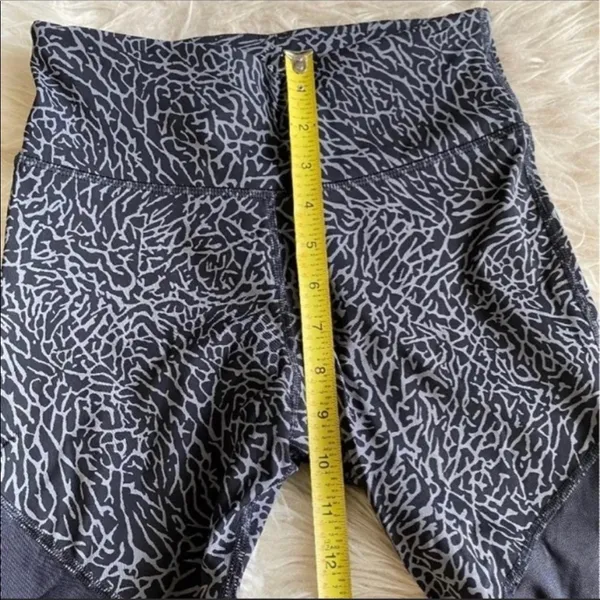 Alo Varley leggings elephant print - Image 3