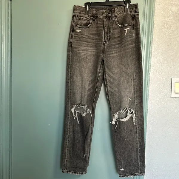 American Eagle Gray Distressed Mom Jeans Size 4 - Image 2