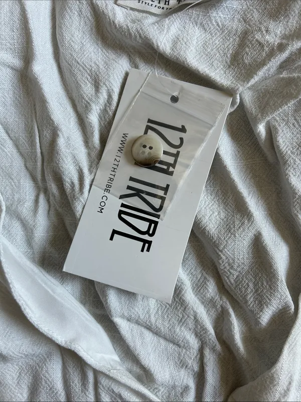 12th Tribe White Button-Front V-Neck Cropped Tank - Image 4