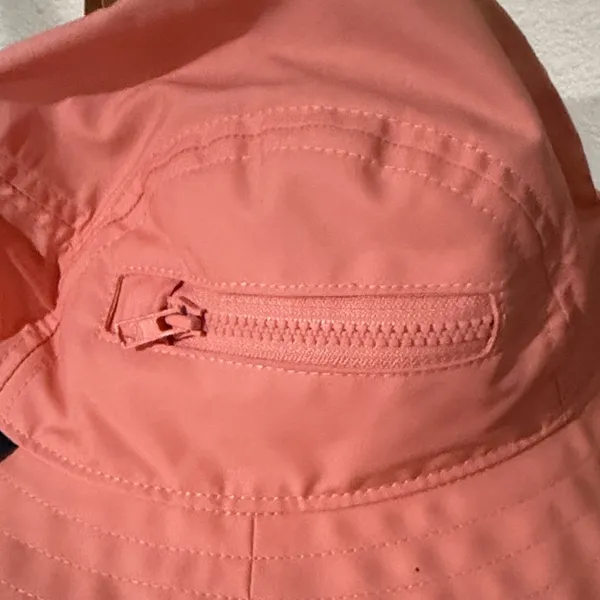 Nike Apex Wide-Brim Pocket Bucket Hat Color Apricot Agate - Image 6