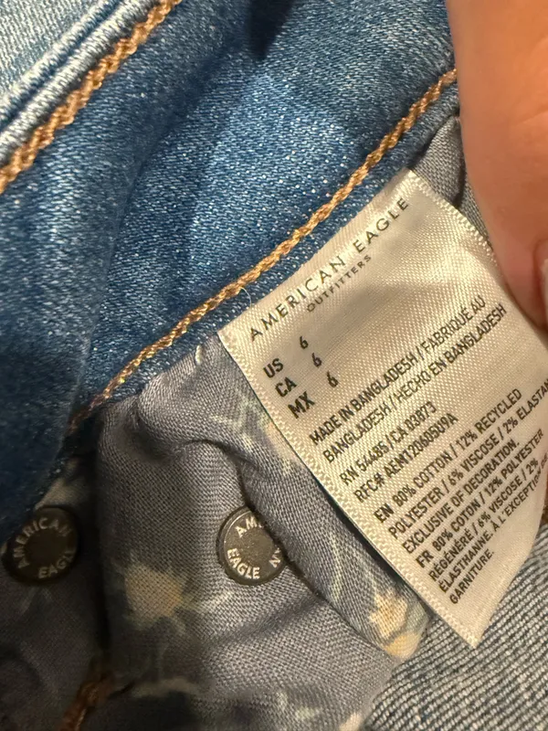 American Eagle Jean Shorts - Image 3