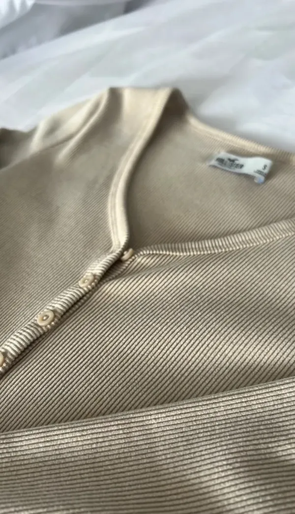 Hollister Long Sleeve - Image 3