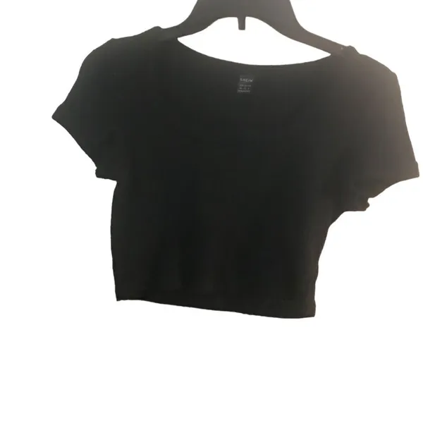 Shein size medium black crop top shorts sleeves - Image 8