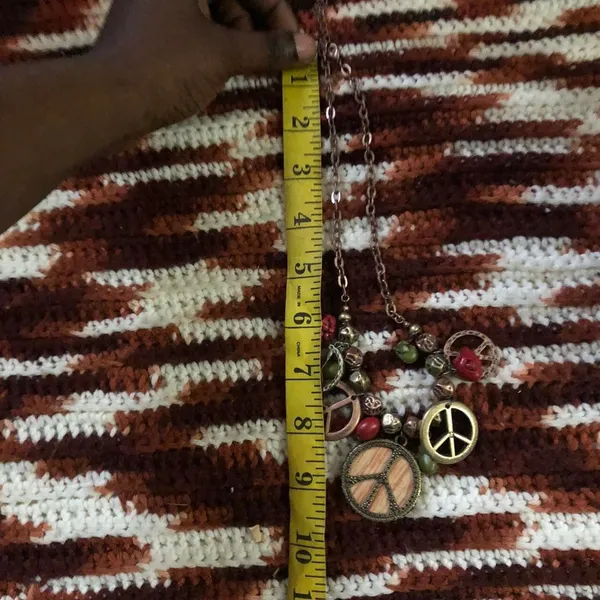 RARE Y2K Unique Boho hippie indie peace sign charms beaded metal necklace brown red green Measurement in pics - Image 3