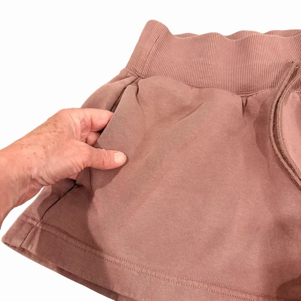 Nike Women's Athletic Shorts Size Medium Dusty Rose - Image 3