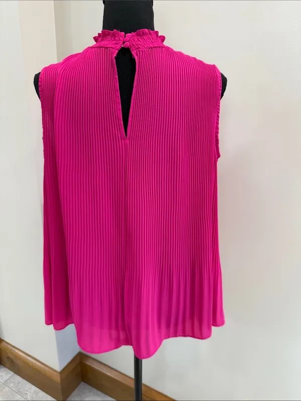 Nanette Lepore Pink Pleated Sleeveless Blouse top size M - Image 4