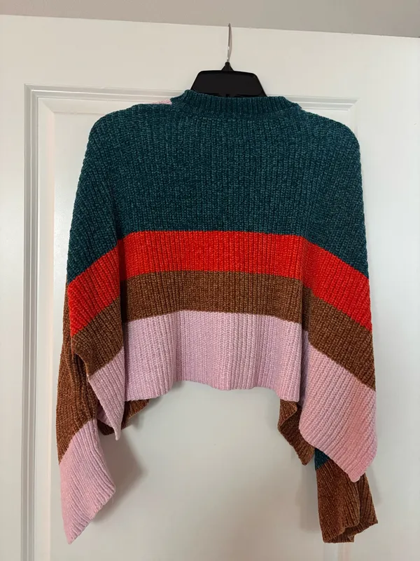 Urban Outfitters Sweater Crewneck - Image 4