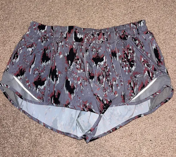 Lululemon Hotty Hot Short 2.5” - Image 2