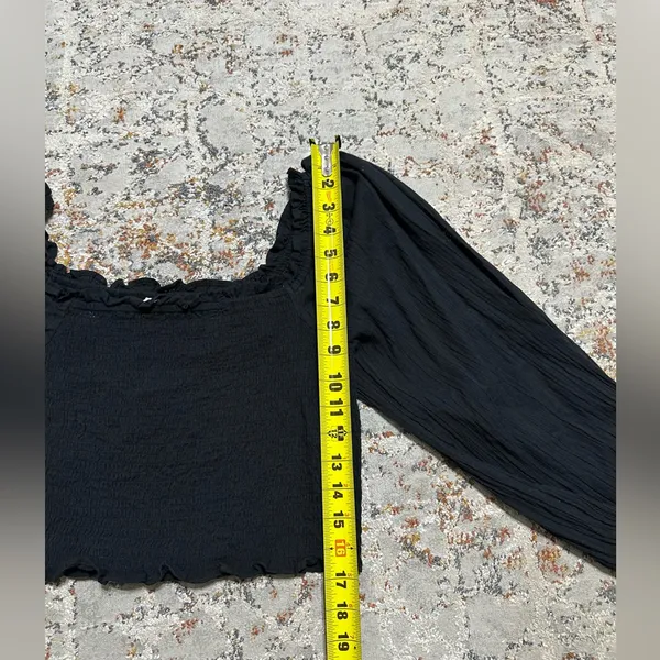 AERIE Smocked Puff Sleeve Square Neck Black Crop Top Size Medium 100% cotton - Image 7