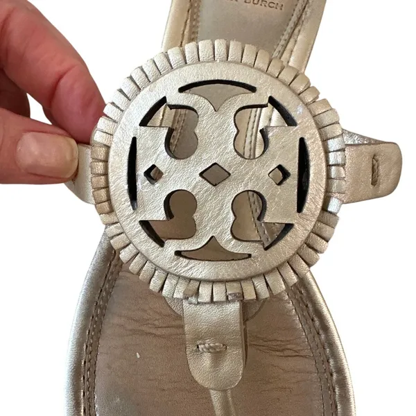 Tory Burch Fringe Miller Thong Sandals‎ Metallic Gold Logo Size 9 - Image 9